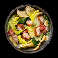 Салат Цезарь в Робби