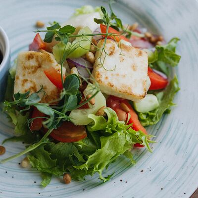 Тёплый с жареным сыром в Пряный Тимьян по цене 565 ₽