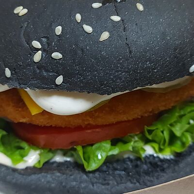 Чёрный (Black) Бургер в Burger house по цене 370 ₽