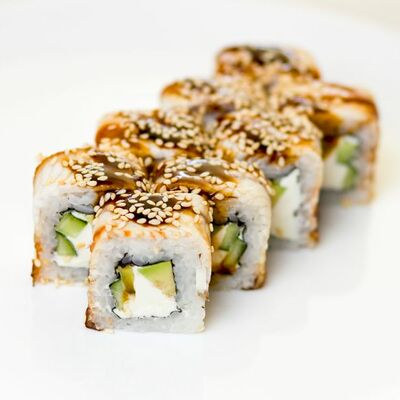 Ролл Филадельфия с угрем в Цунами по цене 540 ₽