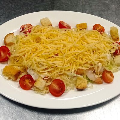 Салат Цезарь с креветками в Жан Клод Мангал по цене 510 ₽