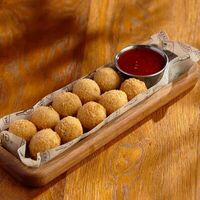 Острые сырные шарики с азиатским соусом в BBQ Beer Restaurant