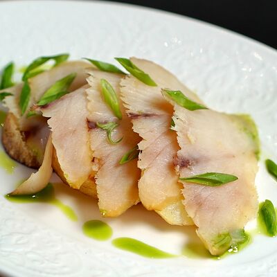 Байкальский омуль с теплым картофелем в Ива по цене 740 ₽