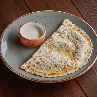 Кутаб с зеленью и сыромв Ача-Чача по цене 390 ₽