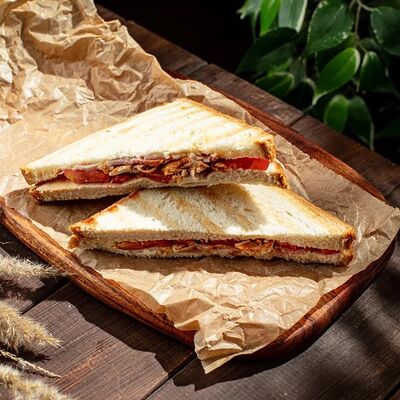 Сэндвич Супер-клаб с беконом в Грин по цене 199 ₽