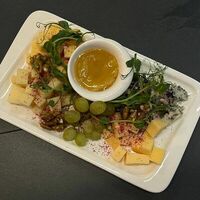 Сырное ассорти в Кафе Hayatt