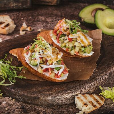 Брускетта с камчатским крабом в Jesstaurant по цене 1430 ₽