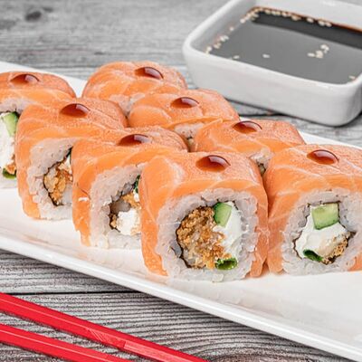 Филадельфия MALOSOL с мидиями и форелью в Yunga Tim Fish & Grill по цене 1580 ₽