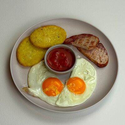 Завтрак с хашбрауном в Месса Ересь по цене 620 ₽