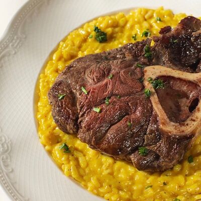 Оссобуко с ризотто Алла Миланезе в Тепло по цене 2330 ₽