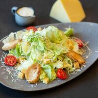 Цезарь с курицей в Бухта