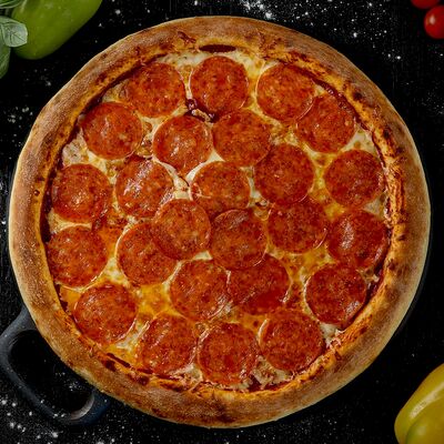 Пицца Пеперони (38 см) в Hot Pizza по цене 1400 ₽