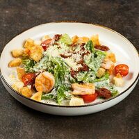 Цезарь с креветками гриль в Лари