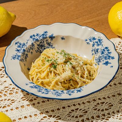 Спагетти Алио Олио Пеперончино в Airy restaurant по цене 590 ₽