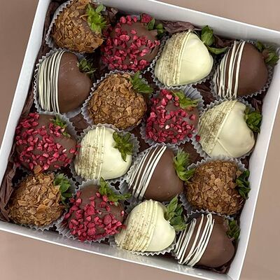 Набор клубники в шоколаде в Berry sweets по цене 3254 ₽