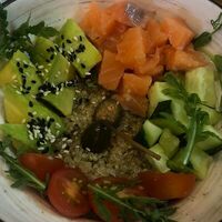 Боул с лососем в Coffee line