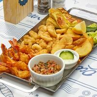 Зевс мезе платтер в Ocean Basket