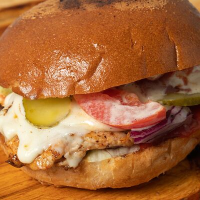 Куриный бургер в Grill по цене 300 ₽