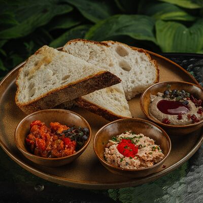 Ассорти паштетов в Yellow Kitchen & bar по цене 696 ₽