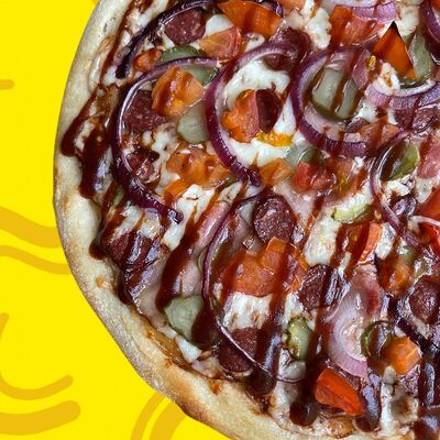 Пицца Колбаски барбекю маленькая в banana pizza по цене 342 ₽