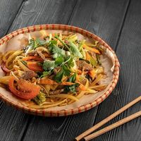 Жареная лапша Миен Сао Хай Сан в Pho Hanoi