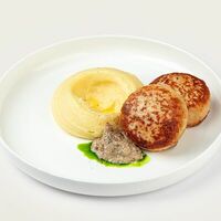 Куриные котлеты с картофельным пюре в VASILCHUKI Chaihona №1
