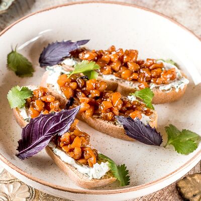 Брускетта в стиле Кахетии в Алазани по цене 794 ₽