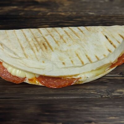 Сырная в Rolls & burgers по цене 190 ₽