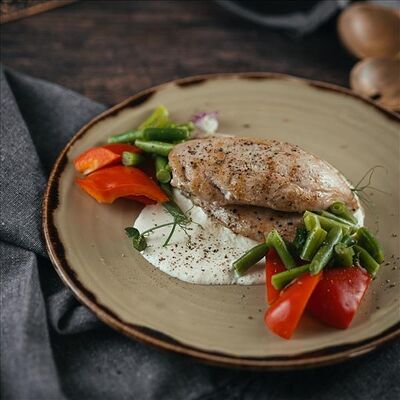 Куриная грудка в перечном соусе в Amato по цене 815 ₽