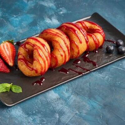 Пончик в сахарной пудре и малине в Пончик по цене 80 ₽