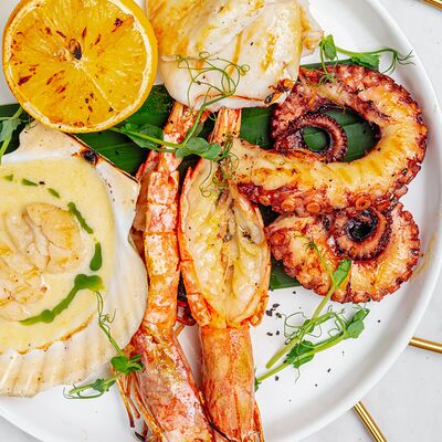 Ассорти морепродуктов на гриле в Море на Патриках по цене 3790