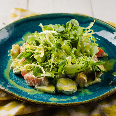 Салат с копченым лососем в Маймун по цене 790