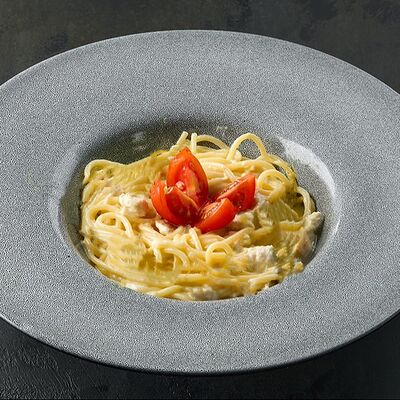 Спагетти Чикен в Crazy Brothers! 4-х этажная Пицца по цене 610 ₽