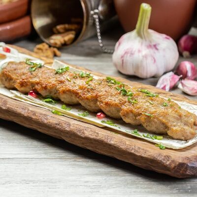 Люля-кебаб из курицы в Грузинское кафе Ван Гоги по цене 335 ₽