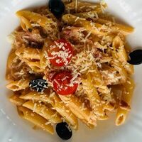 Паста аматричана в Cafe LeoN