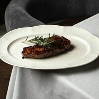 Стейк Нью-Йорк в Опера