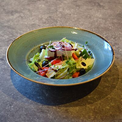 Салат Греческий в La Terrasse по цене 400 ₽