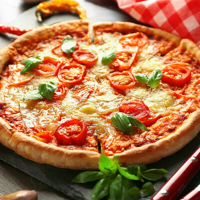 Пицца Маргарита маленькаяв Марсель по цене 750 ₽