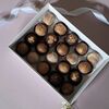 Пирожные со сливочной начинкой в молочном и темном шоколаде на компанию L в Marys Cakes по цене 2890
