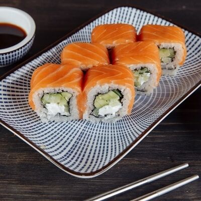 Ролл Филадельфия в Эбби Noodles & Sushi Bar по цене 860 ₽