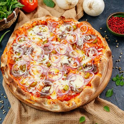 Пицца Панчетта Пиканте М в Pizza 33 см по цене 560 ₽