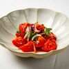 Салат с красным луком и кахетинским масломв Grand Кафе Натахтари по цене 650