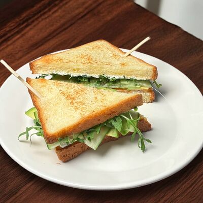 Сэндвич с лососем, творожным сыром и авокадо в PAPPONE по цене 912 ₽