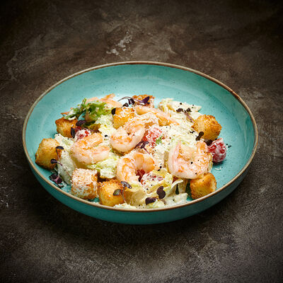 Цезарь с креветками и гренками бриошь в Корчма по цене 620