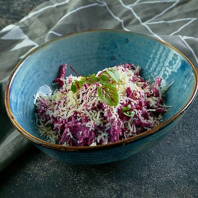 Салат из свеклы с сулугуни в Пряности & Радости на Васильевском по цене 490