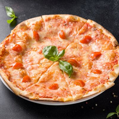 Пицца маргарита в Шале Берёзка по цене 990 ₽