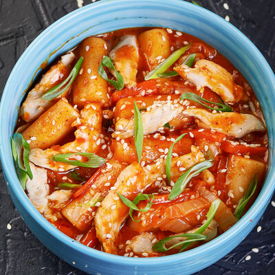 Токпокки с курицей в Kuksu №1 по цене 659 ₽