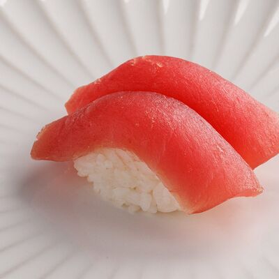 Суши с тунцом в MO by Matisov по цене 459 ₽