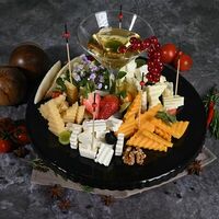 Сырное ассорти в Karavan catering