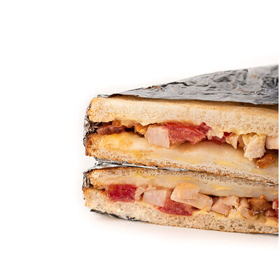 Сэндвич Сырный цыпленок в InTempo по цене 239 ₽